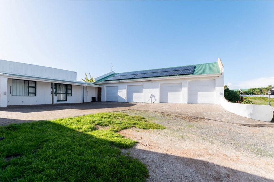 5 Bedroom Property for Sale in Duyker Eiland Western Cape
